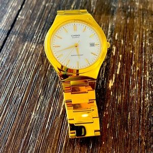 Gorgeous NWOT Gold Casio